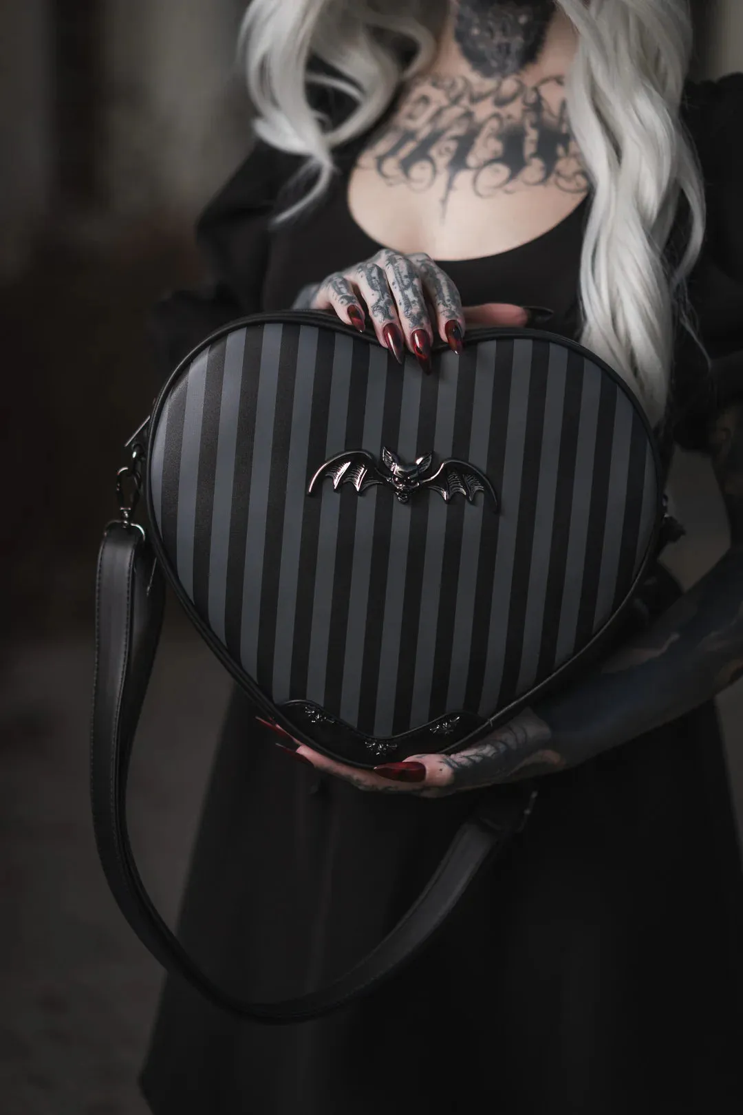 Black/Gray Heart Shaped Shoulder Bag