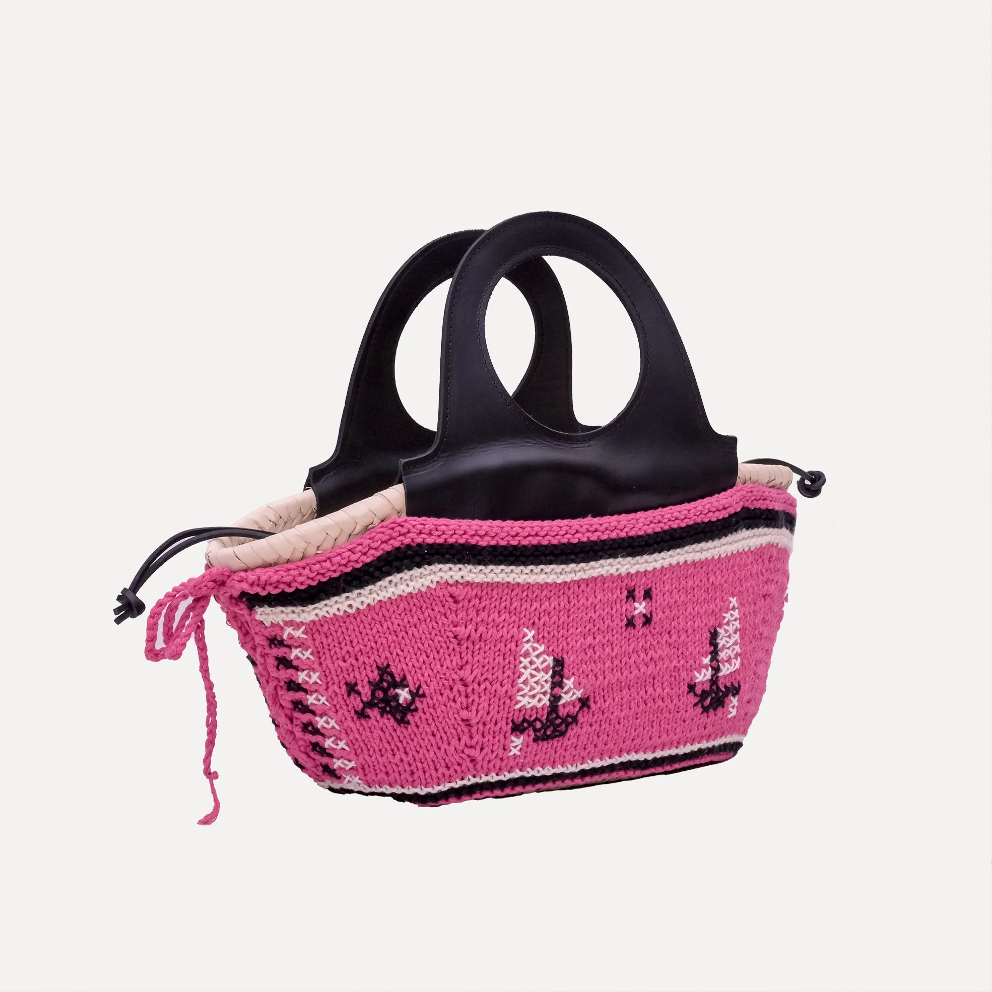 Caxinas - mini embroidered basket in pink