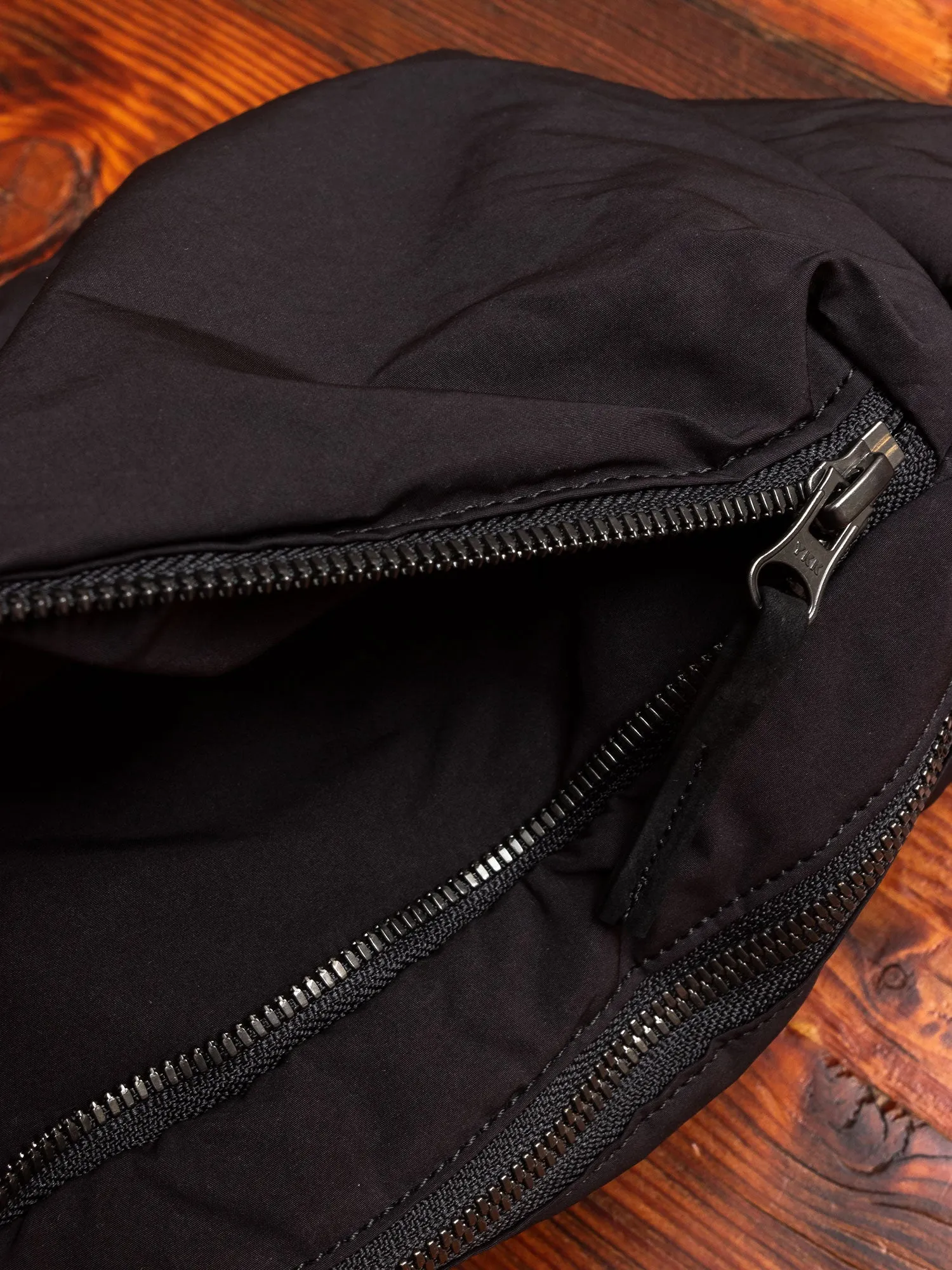 Cramshell Shoulder Bag in Black