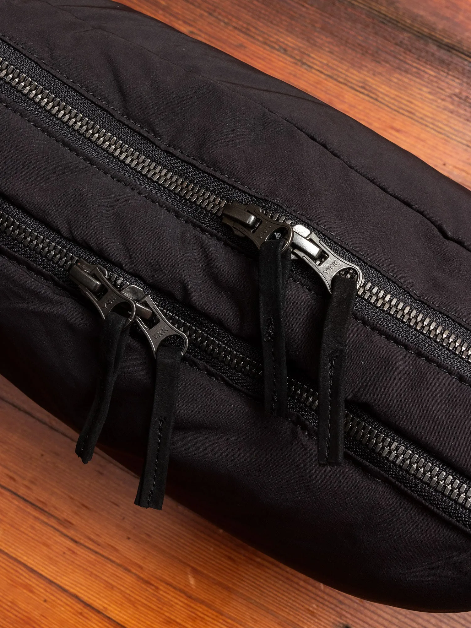 Cramshell Shoulder Bag in Black