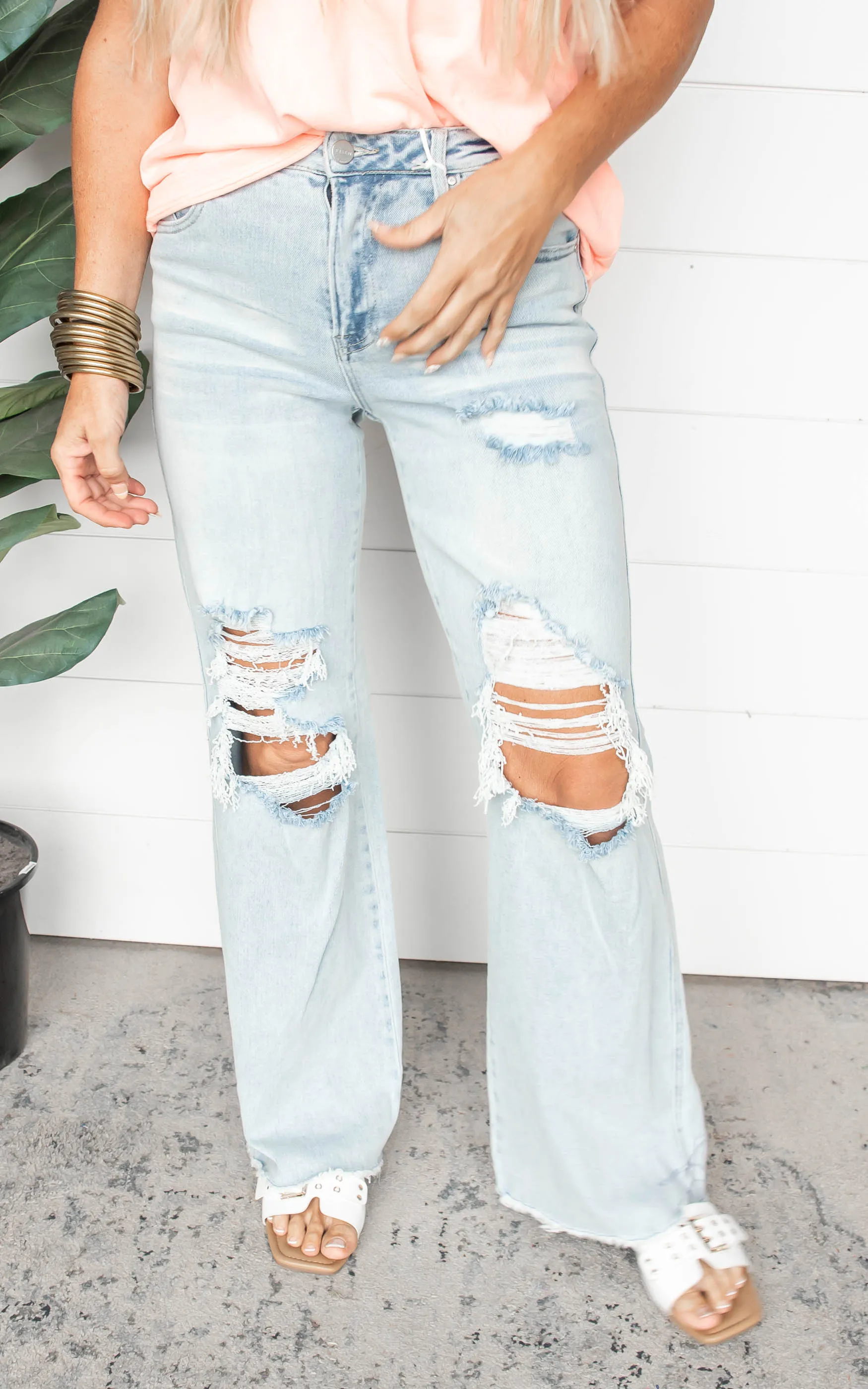 HIGH-RISE DISTRESSED WIDE LEG DAD JEANS - RISEN  - Final Sale