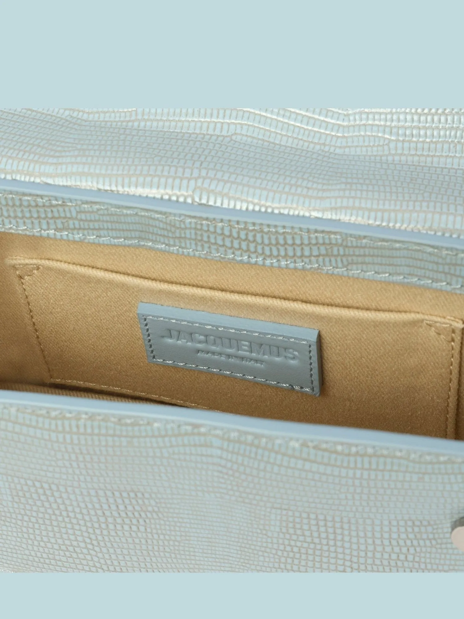 Le Chiquito Long Boucle in Light Blue