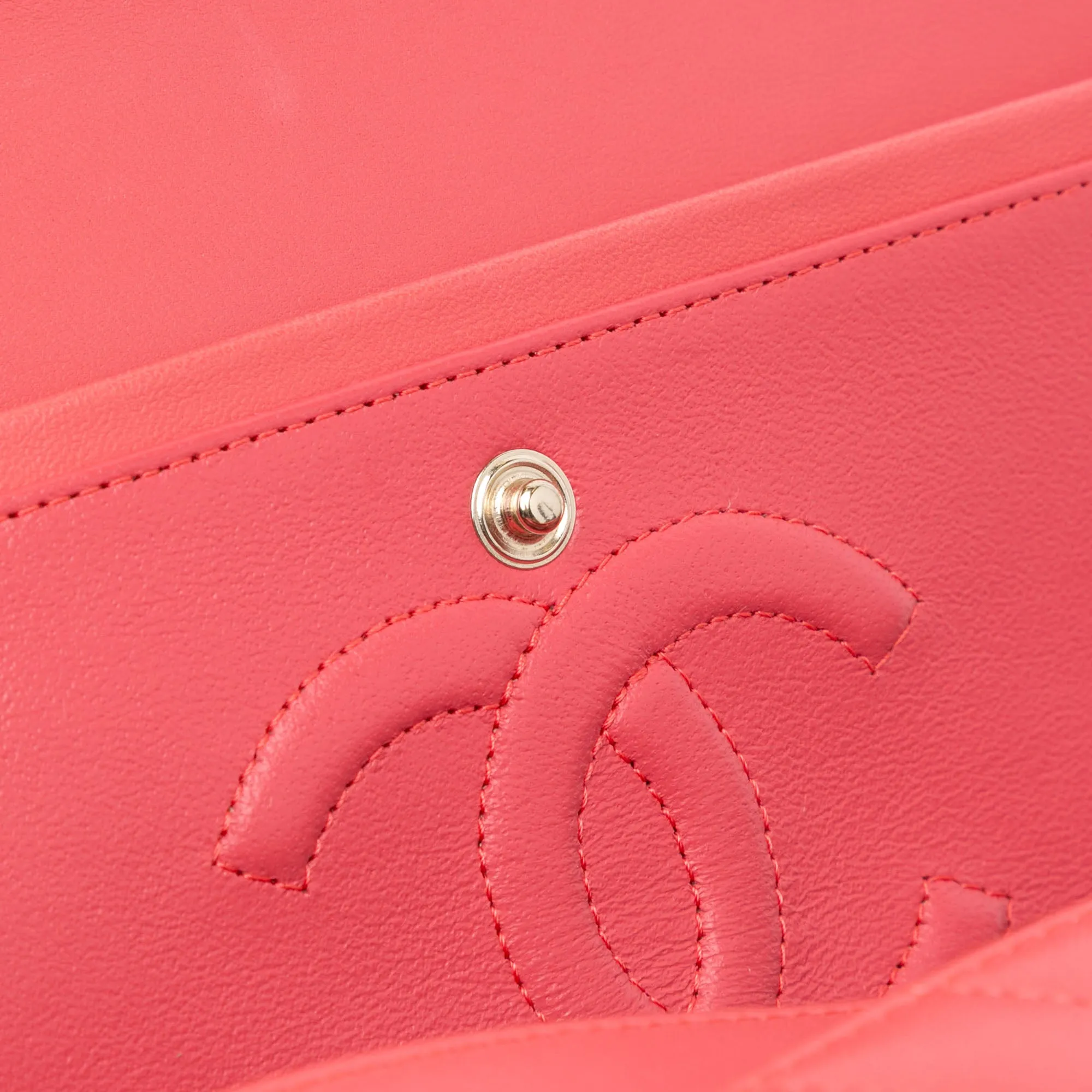 Medium Classic Chevron Lambskin Double Flap