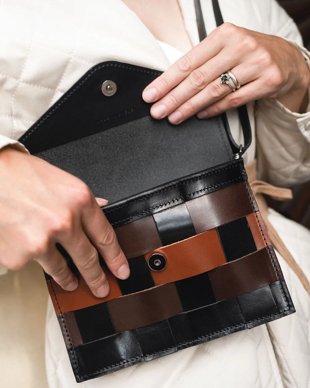Näver Mini Shoulder Bag i Patchy läder
