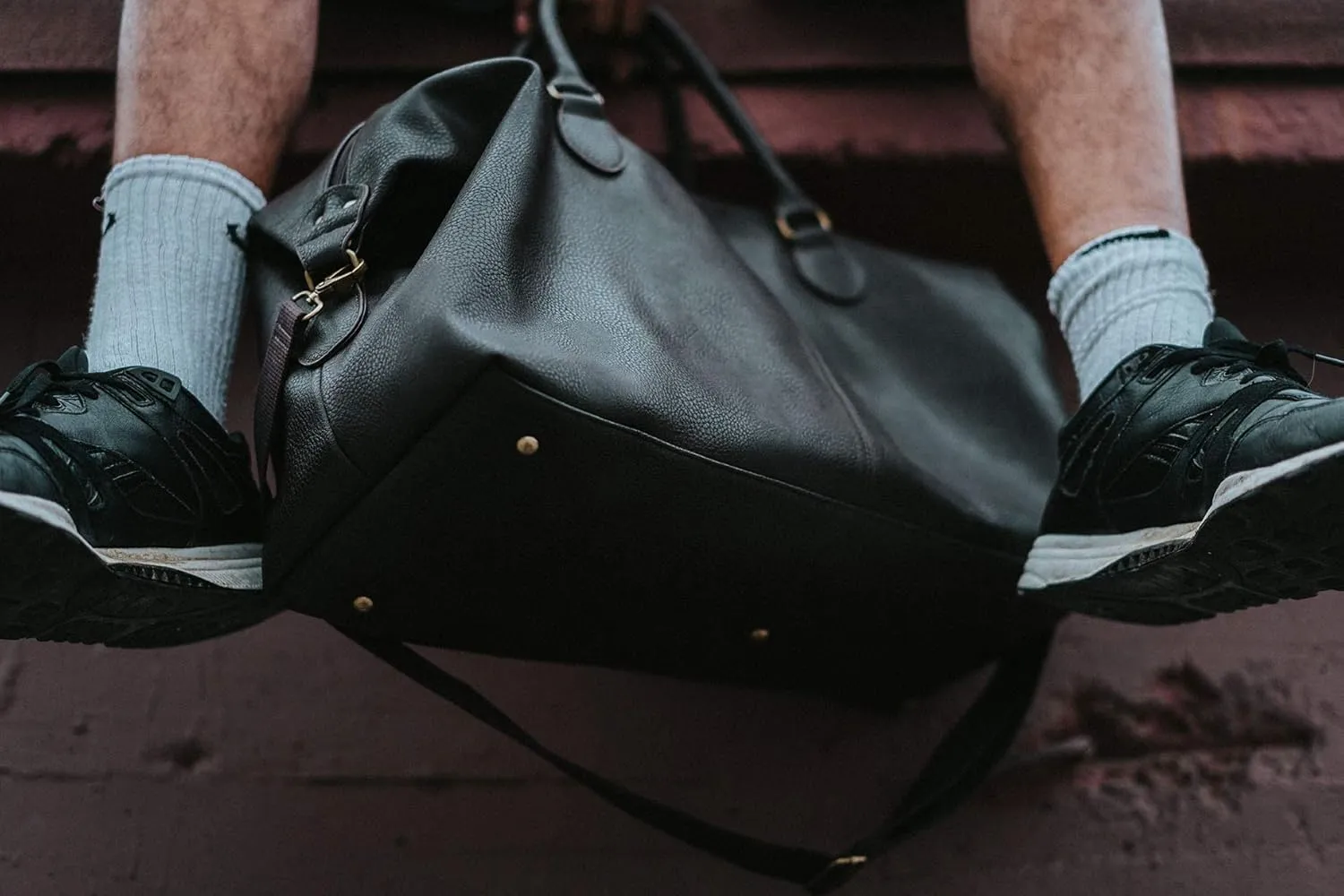 PX Mens Pebbled Vegan Leather Weekend Getaway Duffel Bag Brown