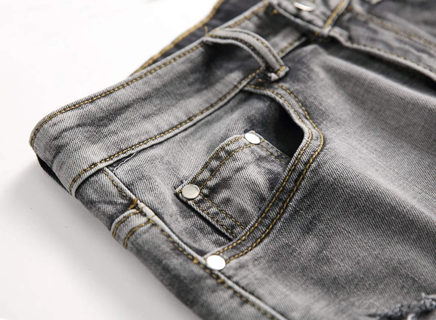 SHOOYING Men's Casual Denim Ripped Shorts