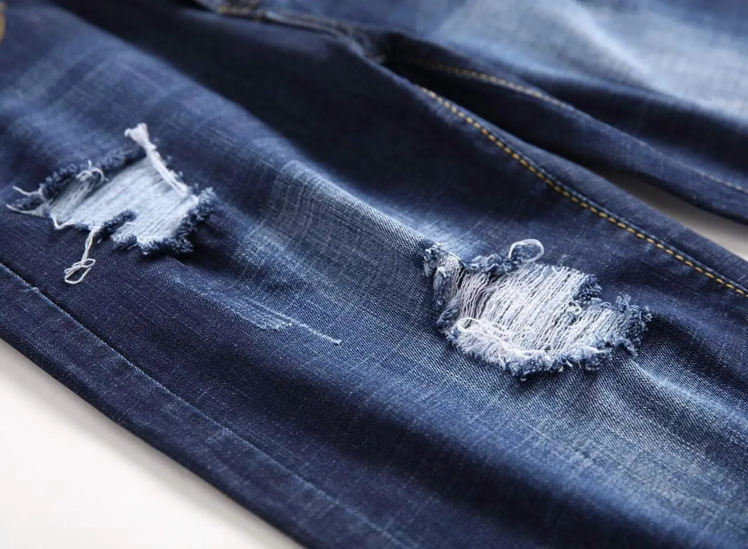 SHOOYING Men's Casual Denim Ripped Shorts