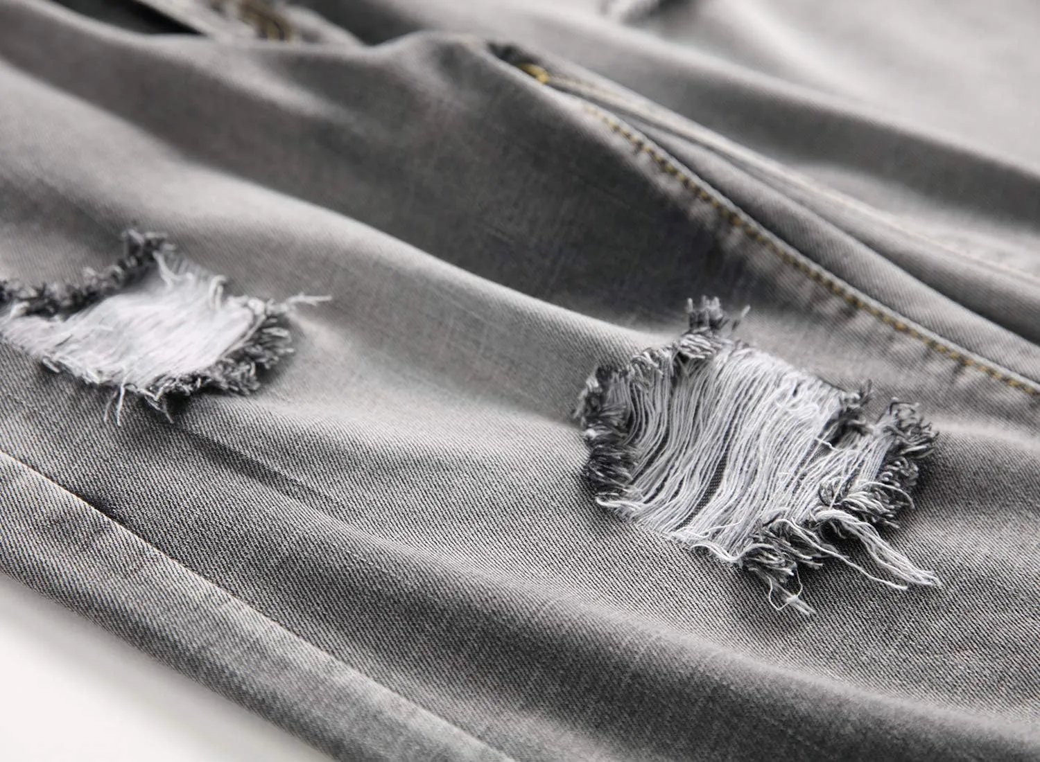 SHOOYING Men's Casual Denim Ripped Shorts