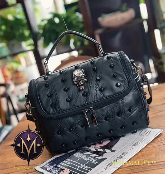 Studded hoe head portable small square bag casual slung shoulder bag
