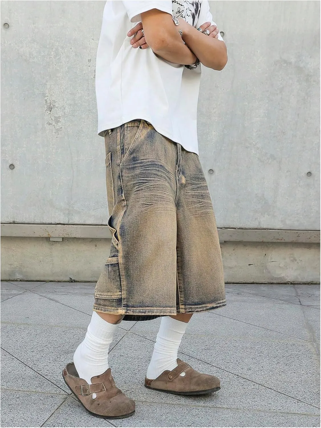 Verdusa Men's Vintage Jean Shorts Distressed Wide Leg Bermuda Denim Shorts with Pockets