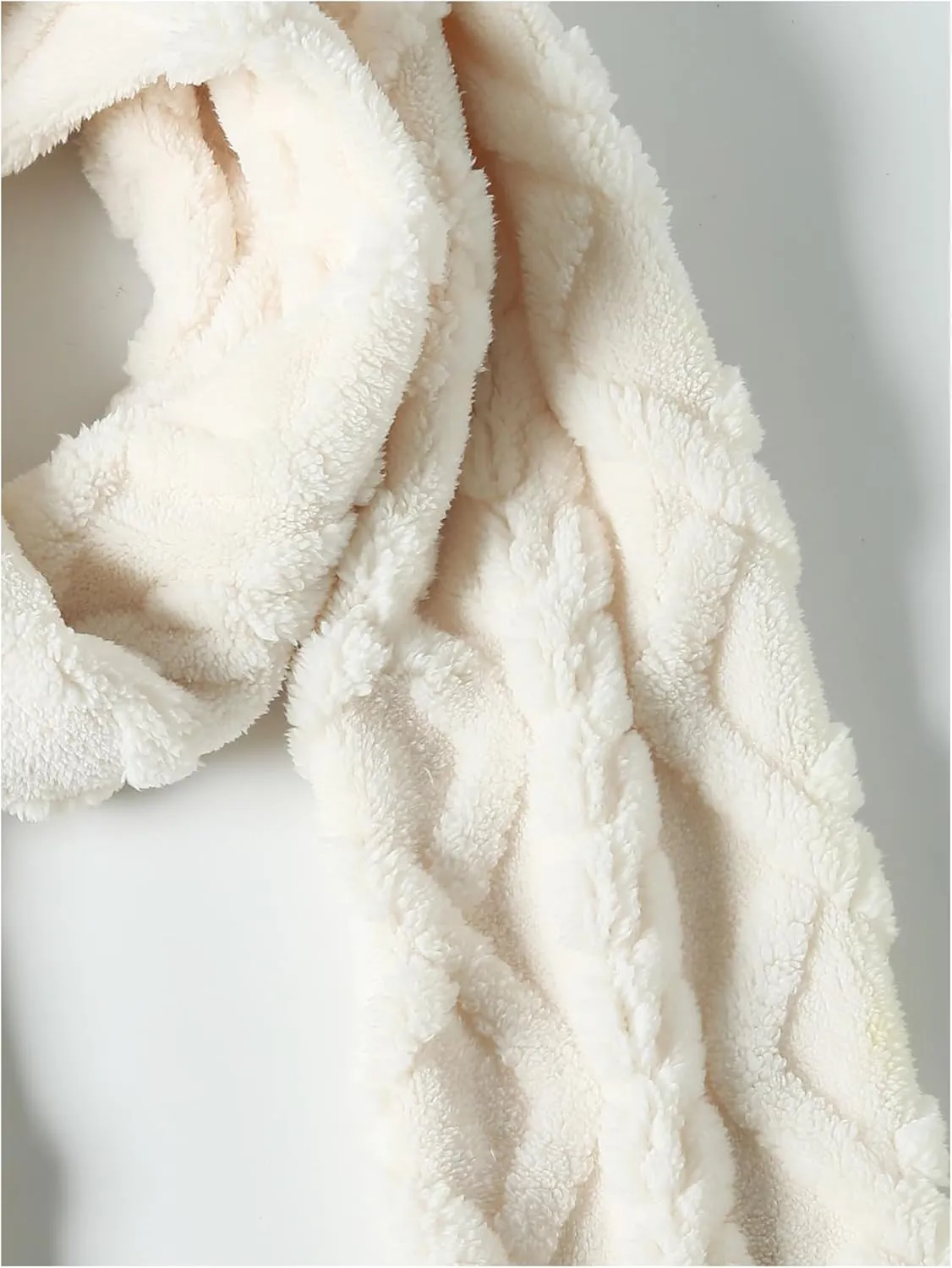 Verdusa Women's Fuzzy Fleece Scarf Furry Neck Gaiter Warm Winter Scarves