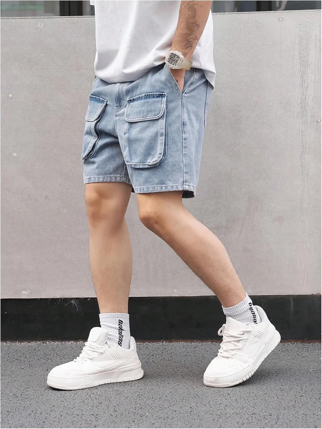 WDIRARA Men's Ripped Denim Shorts Straight Leg Raw Hem Frayed Distressed Jean Shorts Pants