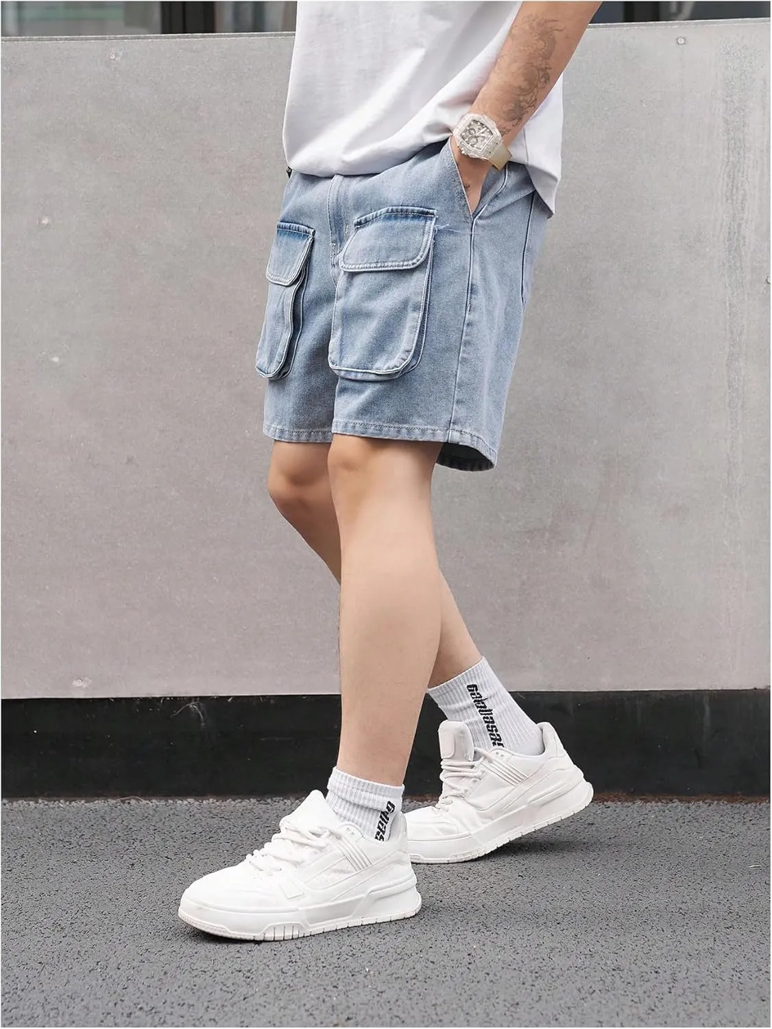 WDIRARA Men's Ripped Denim Shorts Straight Leg Raw Hem Frayed Distressed Jean Shorts Pants