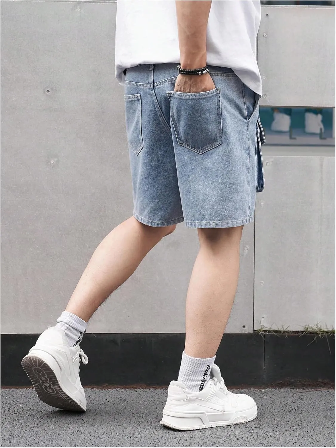 WDIRARA Men's Ripped Denim Shorts Straight Leg Raw Hem Frayed Distressed Jean Shorts Pants