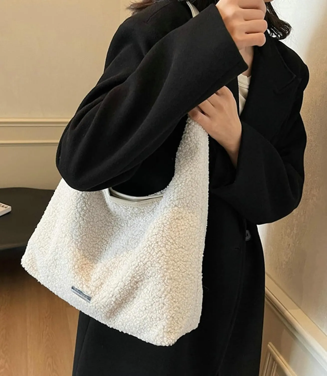 Womens Faux Lamb Wool Tote Bag 2024 Fall Winter Plush Fleece Shoulder Bag PU Leather Strap Stylish Commuter Bag