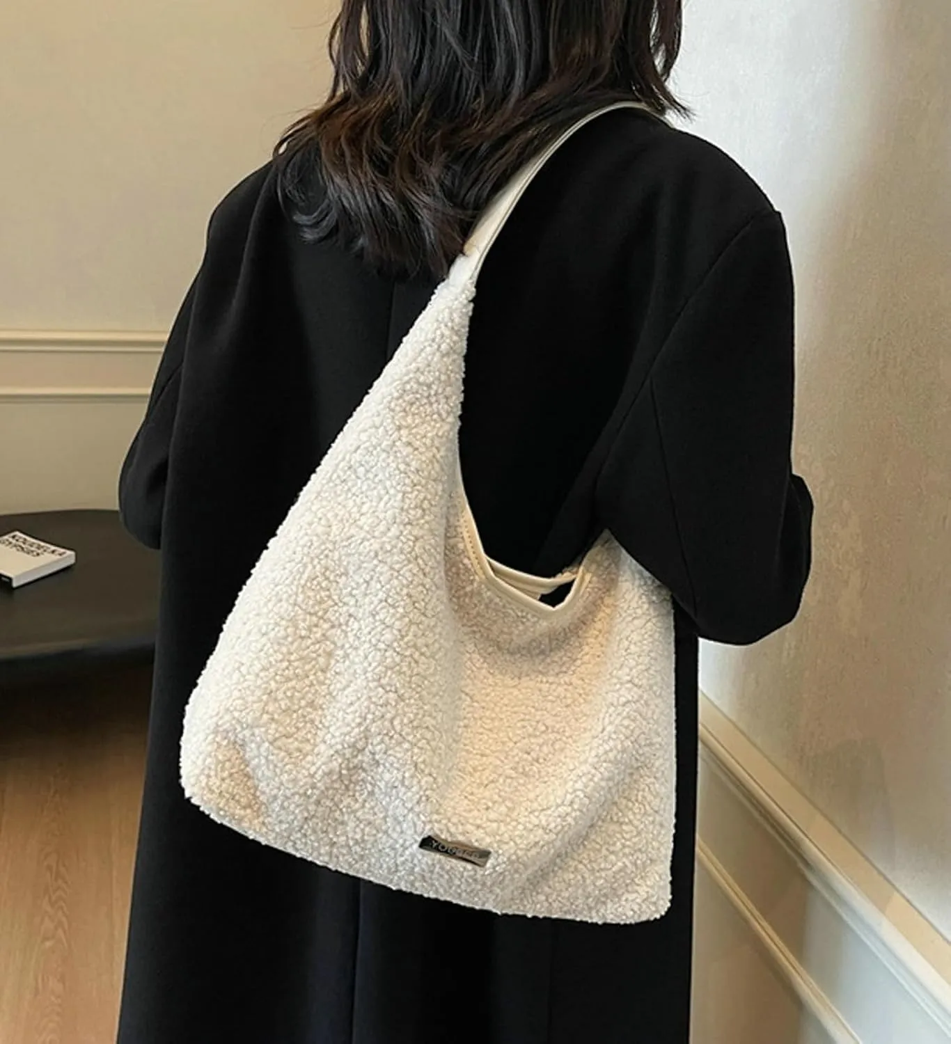 Womens Faux Lamb Wool Tote Bag 2024 Fall Winter Plush Fleece Shoulder Bag PU Leather Strap Stylish Commuter Bag
